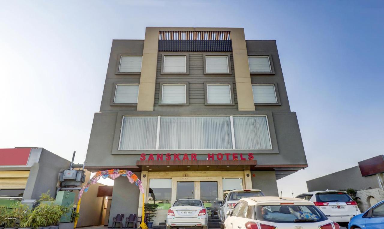 Sanskar Hotel Джайпур Екстериор снимка